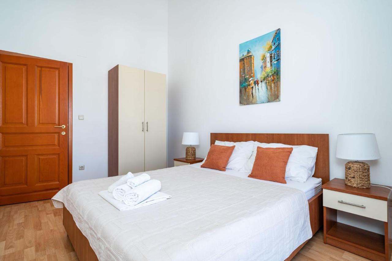 Burum - With Beautiful View 2 Bed & Breakfast