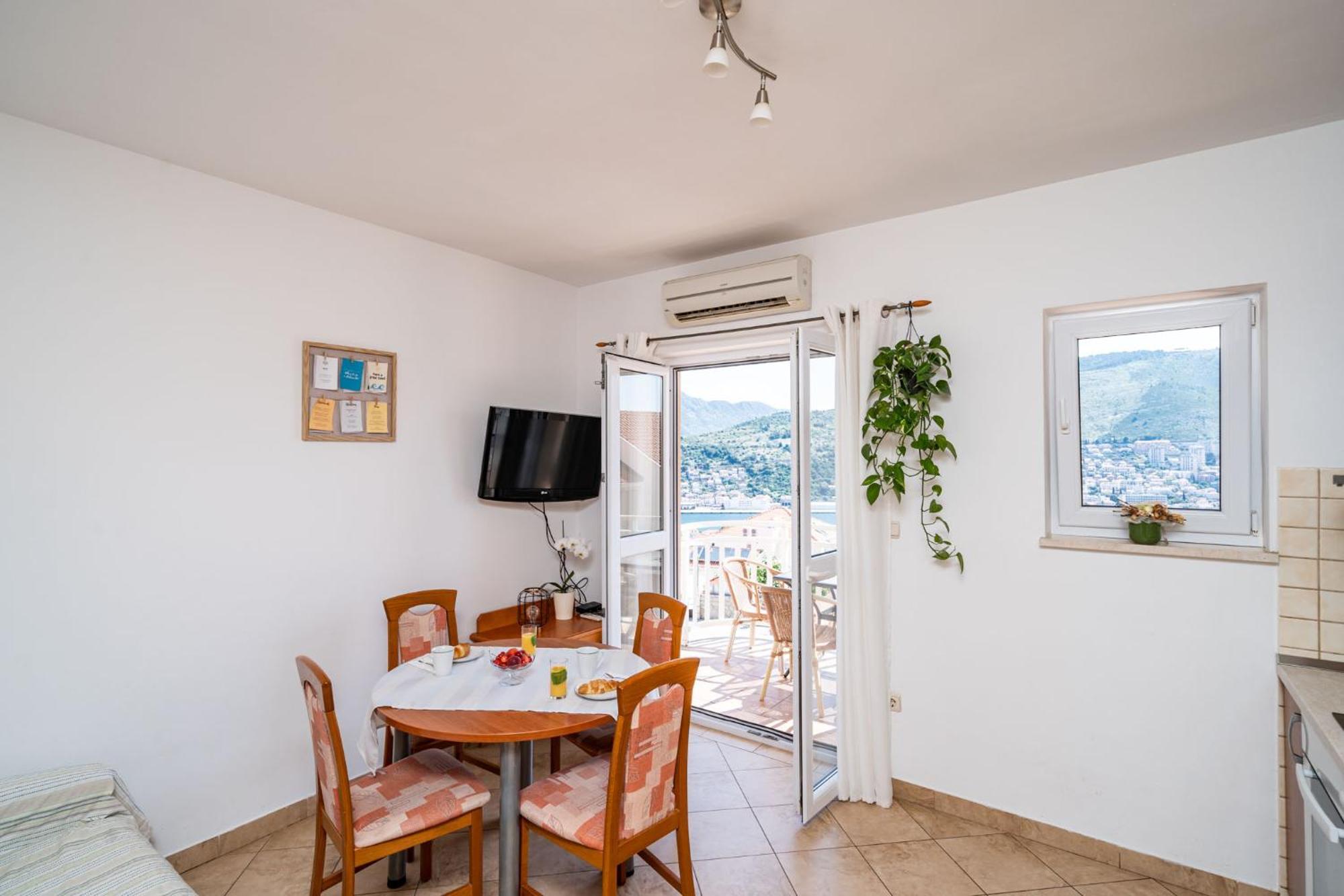 Burum - With Beautiful View 2 Bed & Breakfast